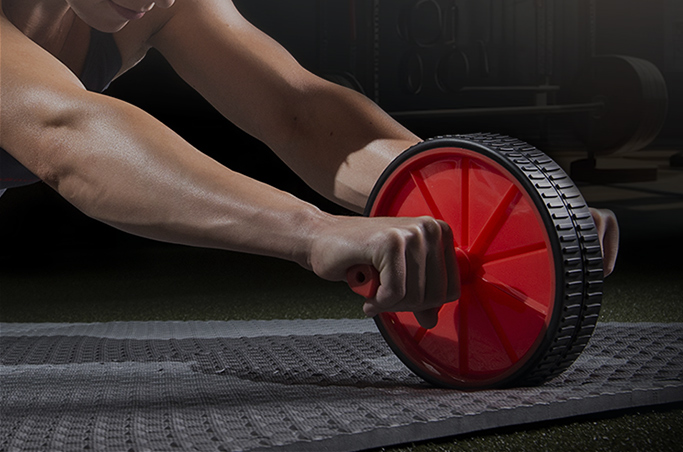 Fitness karın tekerleği